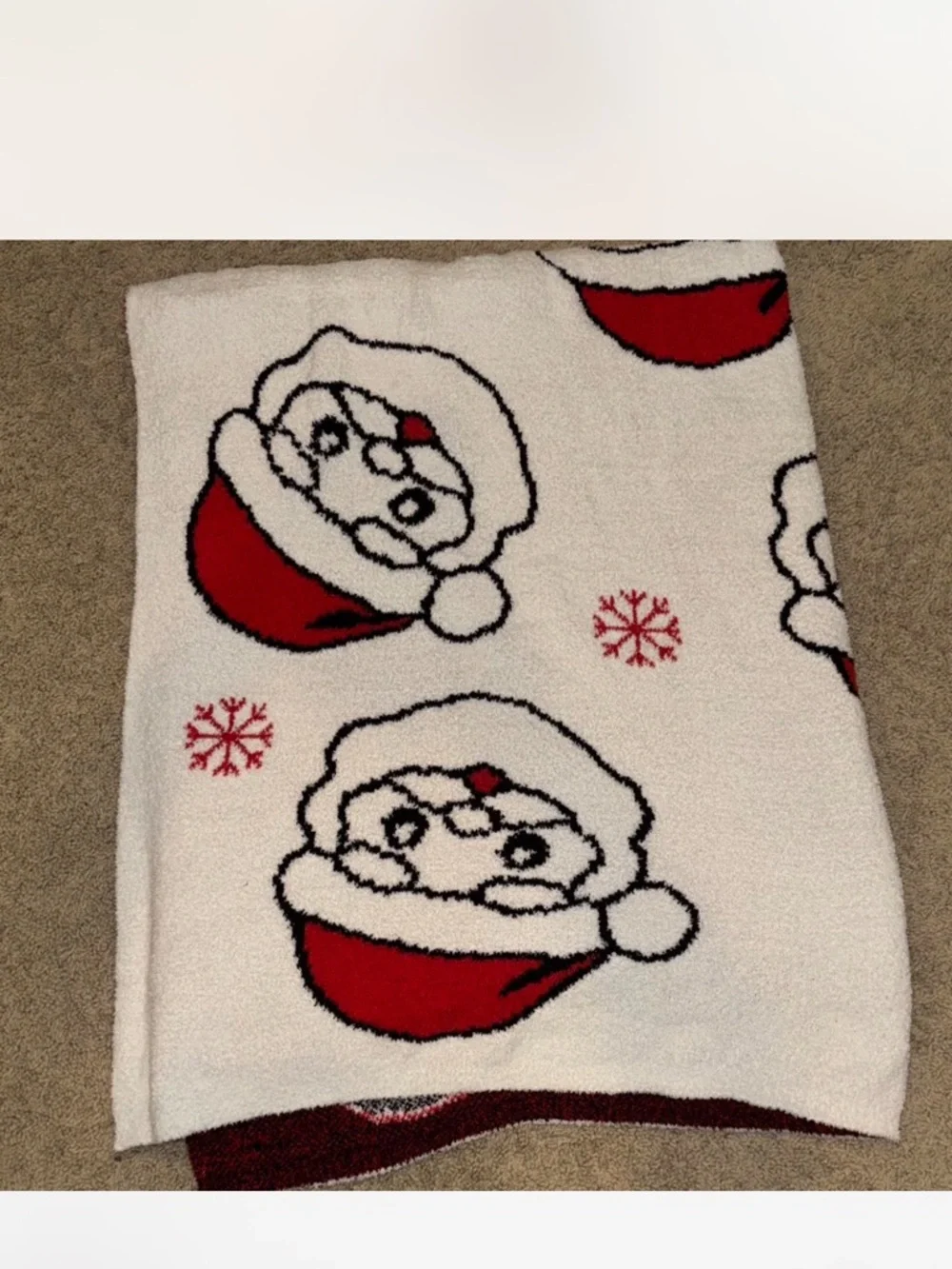 Comfy Luxe Santa Blanket